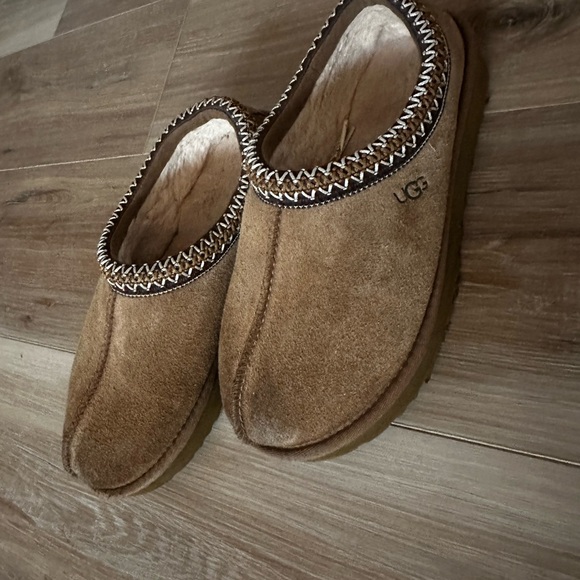 Ugg Tasman slippers, women’s size 7. Some wear, GUC, tan - Picture 8 of 10